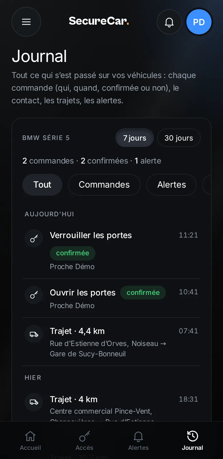 Écran de l’appli : le journal, avec chaque commande, son auteur, son heure et la confirmation de la voiture